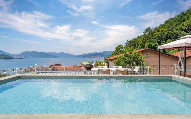 Geoje Gonggan Pool Villa