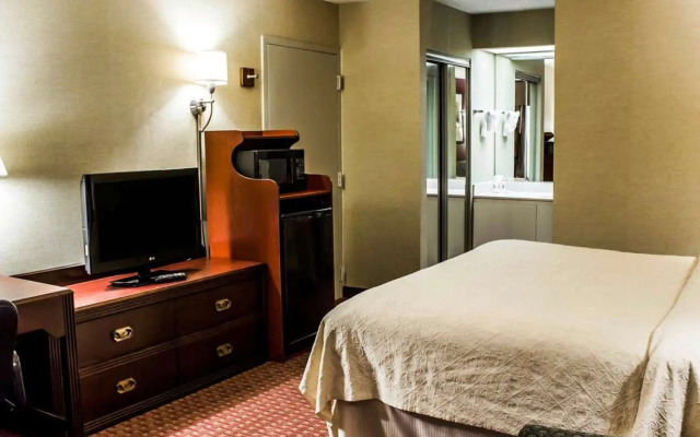 Quality Inn Roanoke Rapids