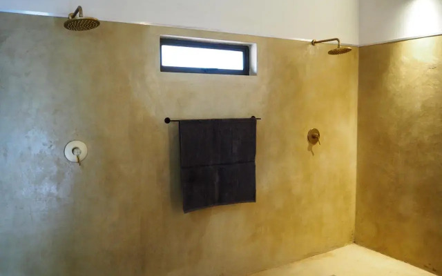 Pata Pata House