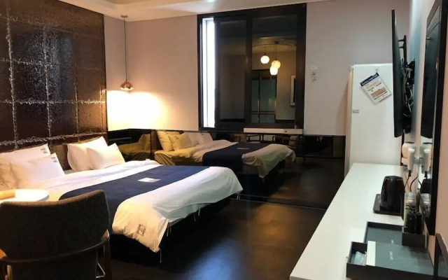 Legend Hotel