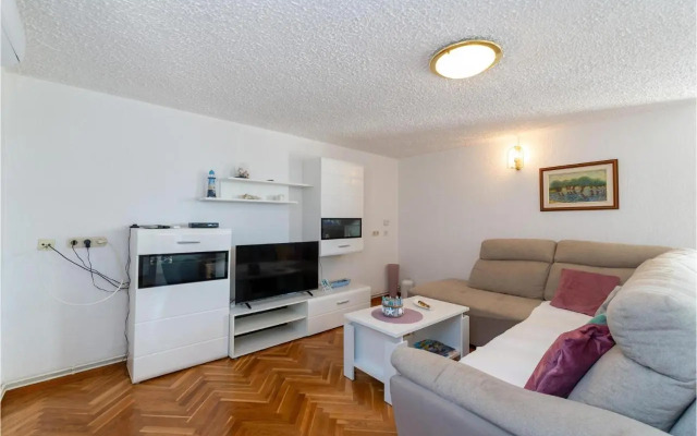 Holiday home Rtina 24