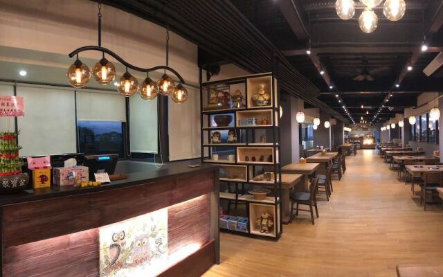 Lantan Moonlight Hotel