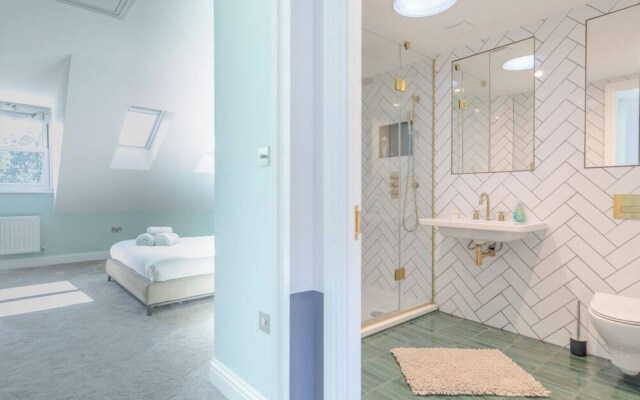 Beautiful & Modern 3BD House- Kennington!