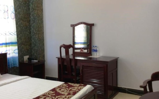 Thi Long Phung Hotel