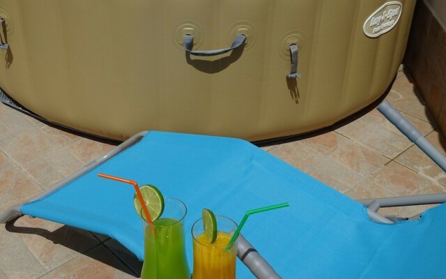 Alluring Apartment in Dramalj with Hot Tub