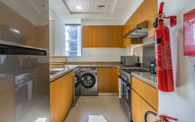 Glamorous Apartment Facing Burj Khalifa