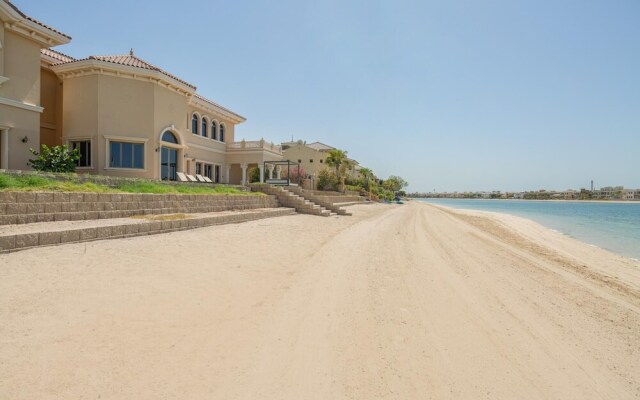 Palm Jumeirah Beach Front XL Villa w Prvt Pool