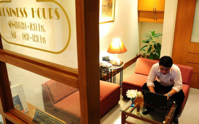 Pantip Suites