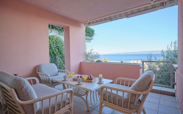 Holiday Seaview Apartment by Litto