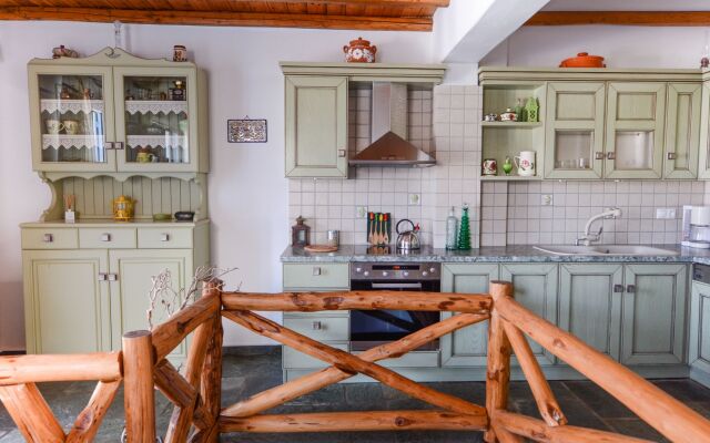 Pende Traditional Luxury Villas