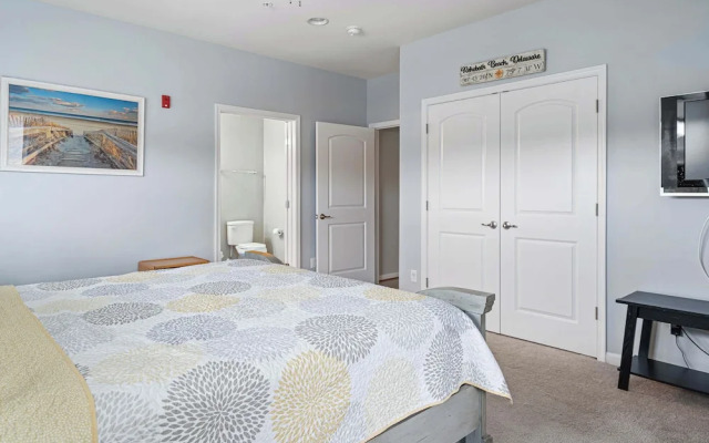 Grande Getaway Walking Distance to the Beach