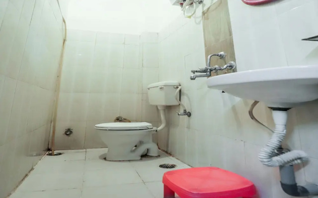 OYO 8367 Hotel The Woodz