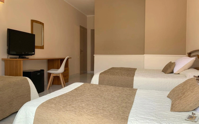 Hotel Llansola