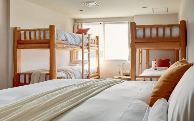 Canopy Cortina Lodge