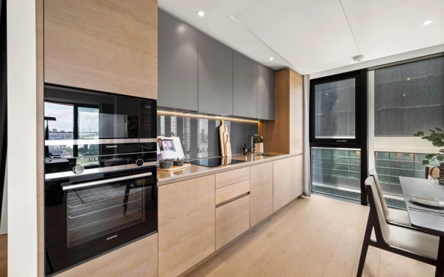 Deluxe two Bedroom Apartment in Londons Canary Wharf