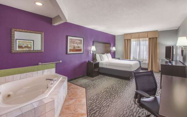 La Quinta Inn & Suites by Wyndham Erie