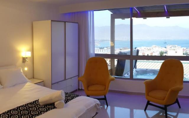 Avshalom Holiday Apartments