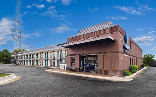 Clarion Pointe Winston – Salem Downtown