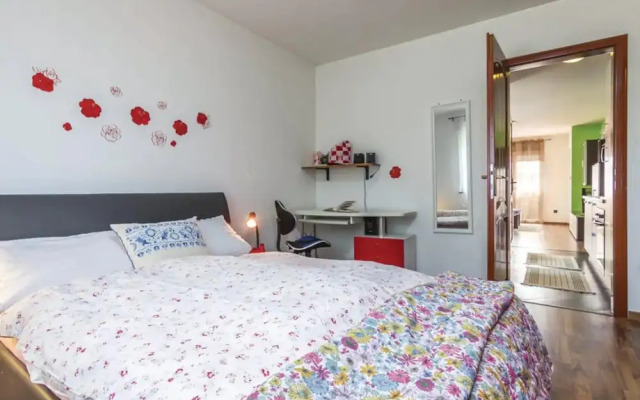 Holiday House with Pool Marika