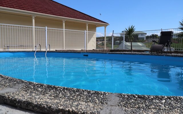 Luxury 3Brm Mannor in Temple View