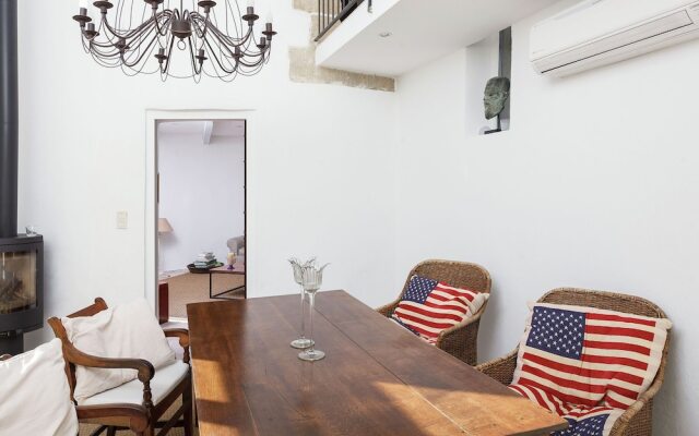 Spacious Castle in Jonquieres with Swimming Pool