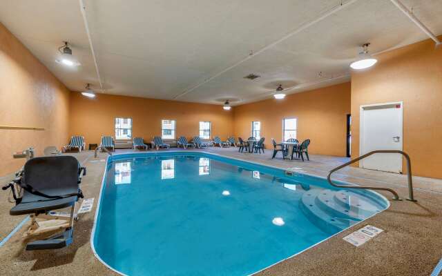 Comfort Inn & Suites Cincinnati Eastgate