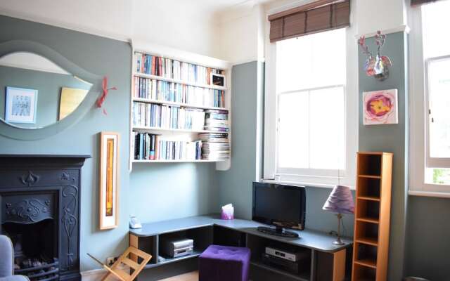 2 Bedroom In Shepherds Bush