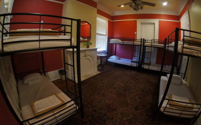 Auberge Nouvelle Orleans Hostel
