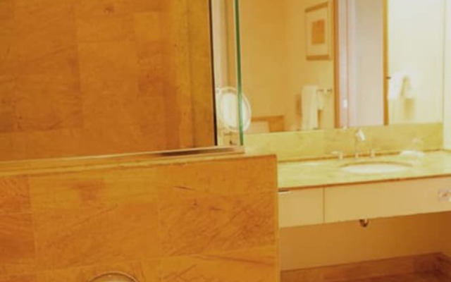 CONRAD 1bed Condo Brickell-Free Parking