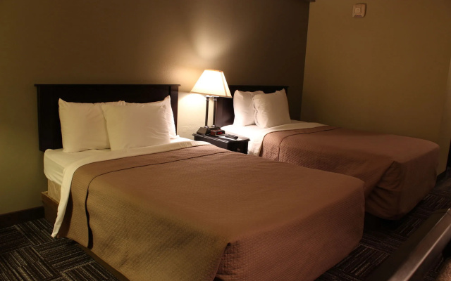 Sunlac Inn Devils Lake