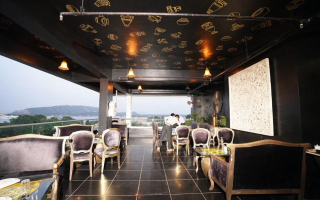 The Ramvilas - A Rooftop Lake View Hotel in Udaipur