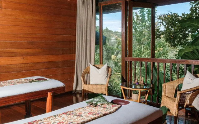 Ambong Pool Villas - Private Pool