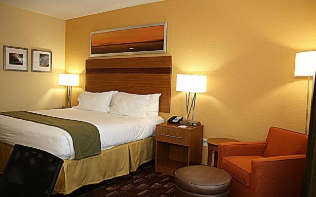 Holiday Inn Express & Suites Fort Lauderdale Airport South, an IHG Hotel