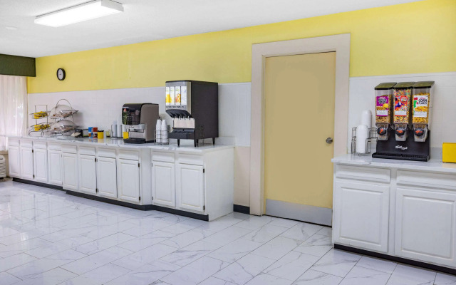 Days Inn & Suites by Wyndham Williamsburg Colonial