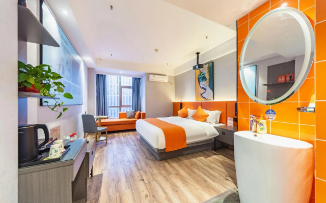 May Yunshe Hotel (Zhumadian High-speed Railway West Station)