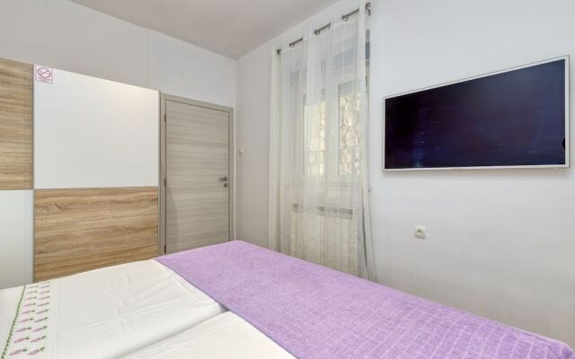 Pool And Garden Apartment Happy Sound