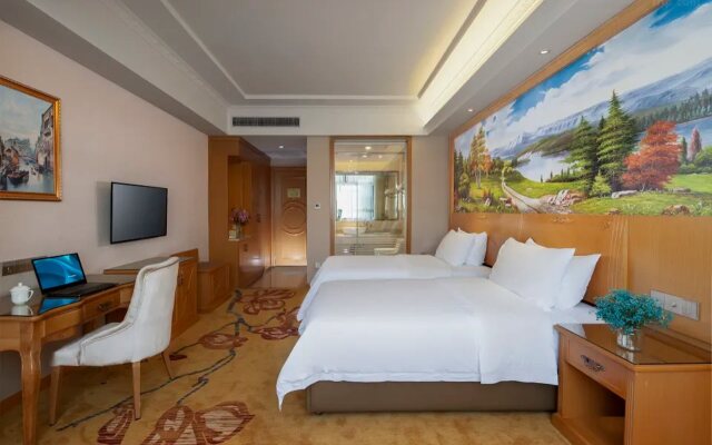 Vienna Hotel (Huiyang Sanhe Square)