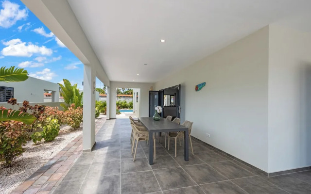 Villa Jasmijn  with private pool, at Mambo Beach