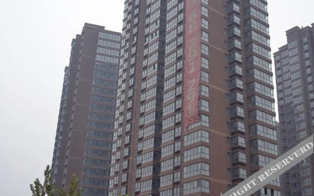 Yinglun Holiday Hotel