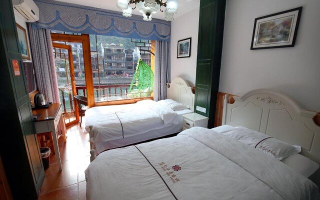 Fenghuang Memory Linjiang Inn