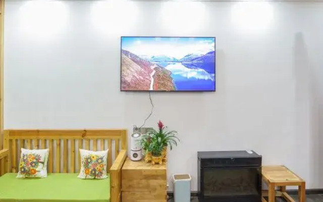 Lijiang Dog and Cat House