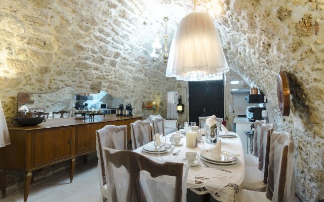 Antonia's House