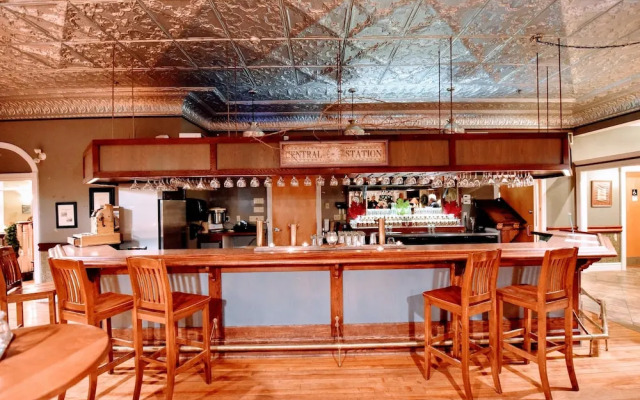 The Burleigh Falls Inn & Suites