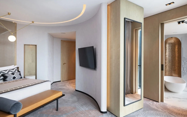 Paragraph Freedom Square, A Luxury Collection Hotel, Tbilisi