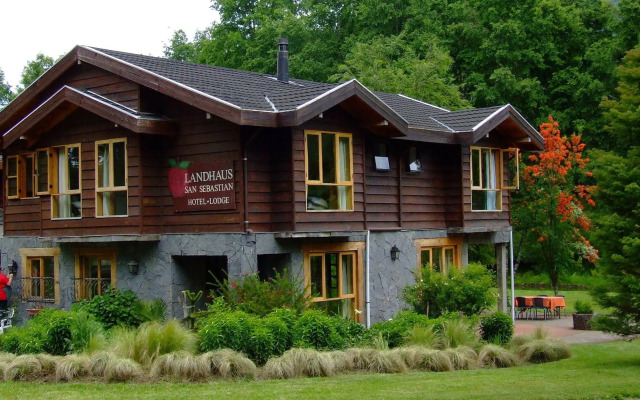 Hotel Lodge Landhaus Pucon