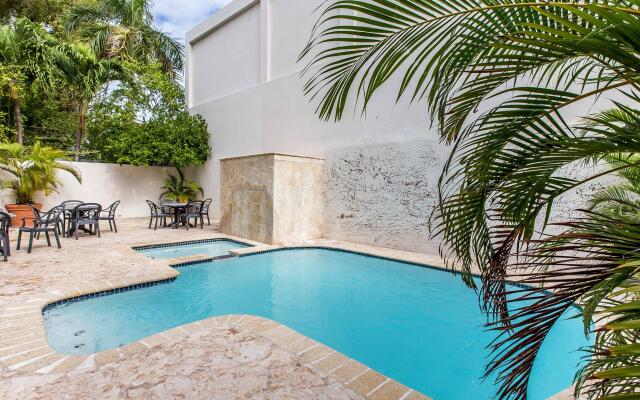 Le Consulat, An Ascend Collection Hotel