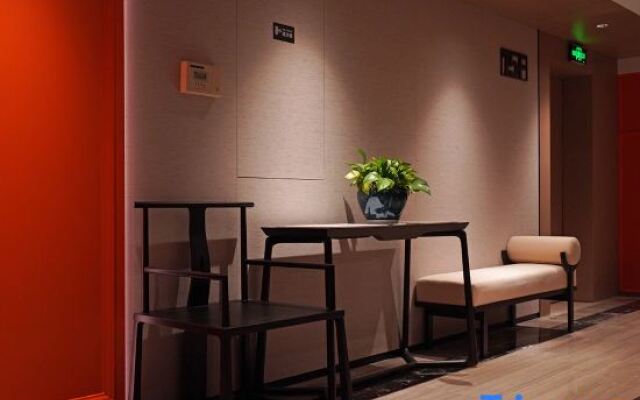 Zhaotong Purple Light Hotel