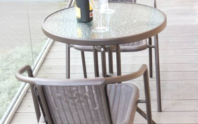 Large luxury 2 bed 2 bath-Pym Court