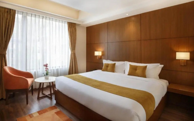 Hotel Thrive, A Tropical Courtyard