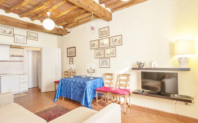 Lucca Walls Dream Apartment